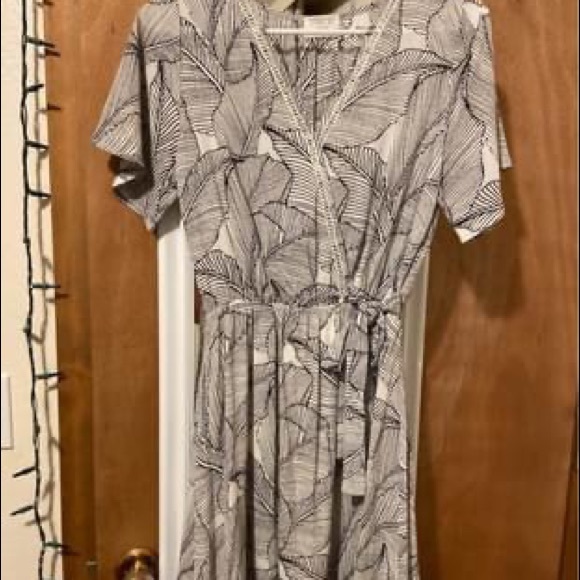 Short black and white romper - Picture 1 of 1